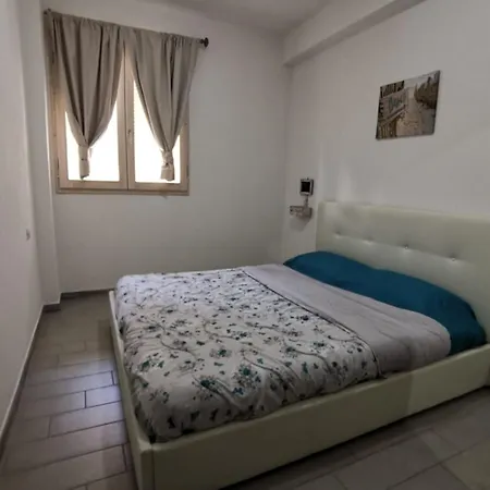 La Favola Di Manu Кастельсардо